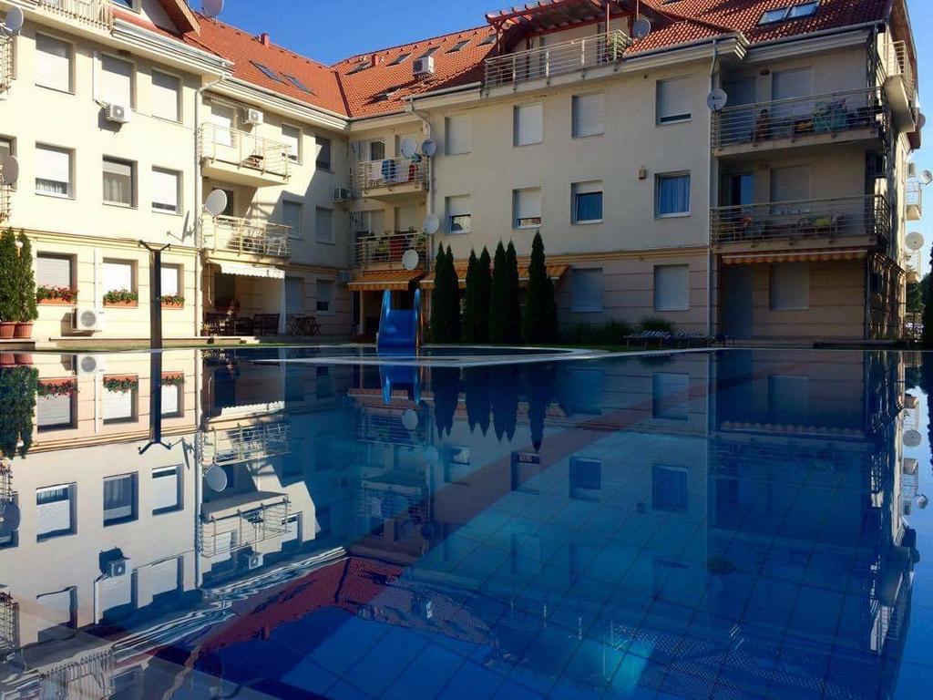 Relax Apartman Hajduszoboszlo Ngoại thất bức ảnh